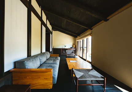 内観(ソファー)